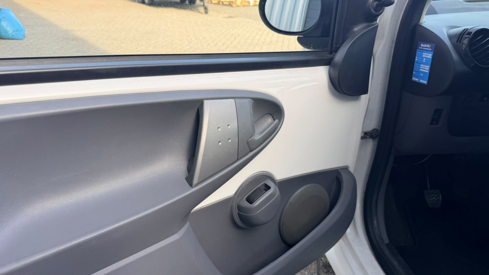 Foto 9 van Toyota Aygo 1.0-12V Dynamic Navigator - Airco - Elektrische