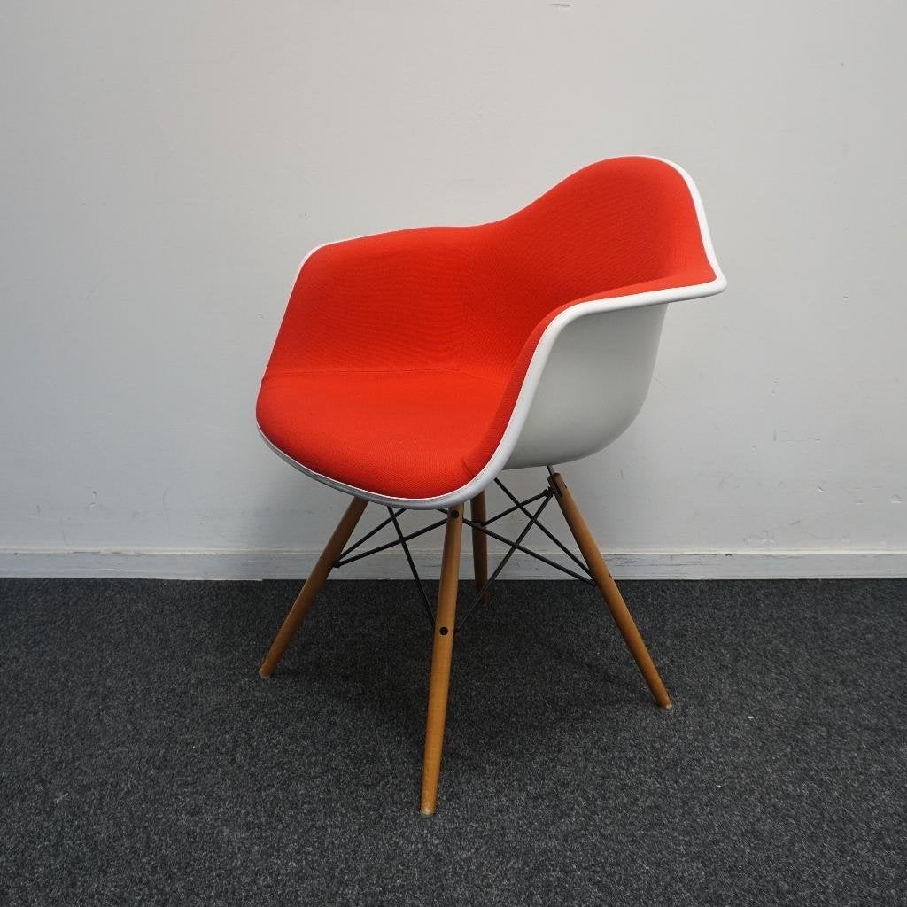 Vitra Eames DAW Design Stoelen | Kuip Stoel  | Rood / Wit, Huis en Inrichting, Gebruikt, -, Ophalen of Verzenden, Stof