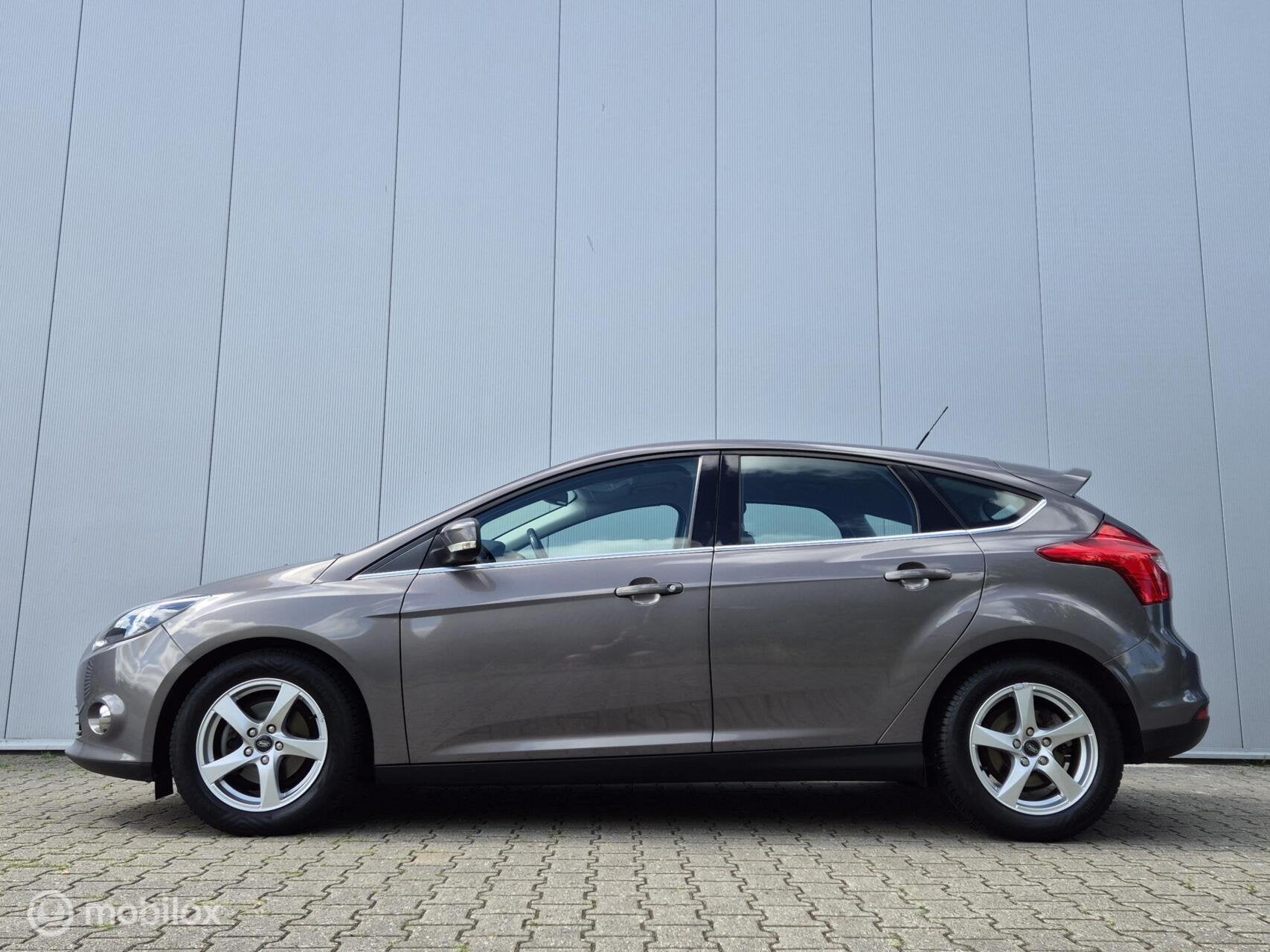 FORD FOCUS 1.0 ECOBOOST TITANIUM/CLIMATE/STOELVERWARMING/KEY, Auto's, Ford, Euro 5, 125 pk, Gebruikt, Bruin