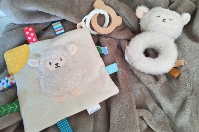 Setje rammelaar en knuffeldoek nieuw, Kinderen en Baby's, Ophalen of Verzenden, Nieuw, Kraamcadeau