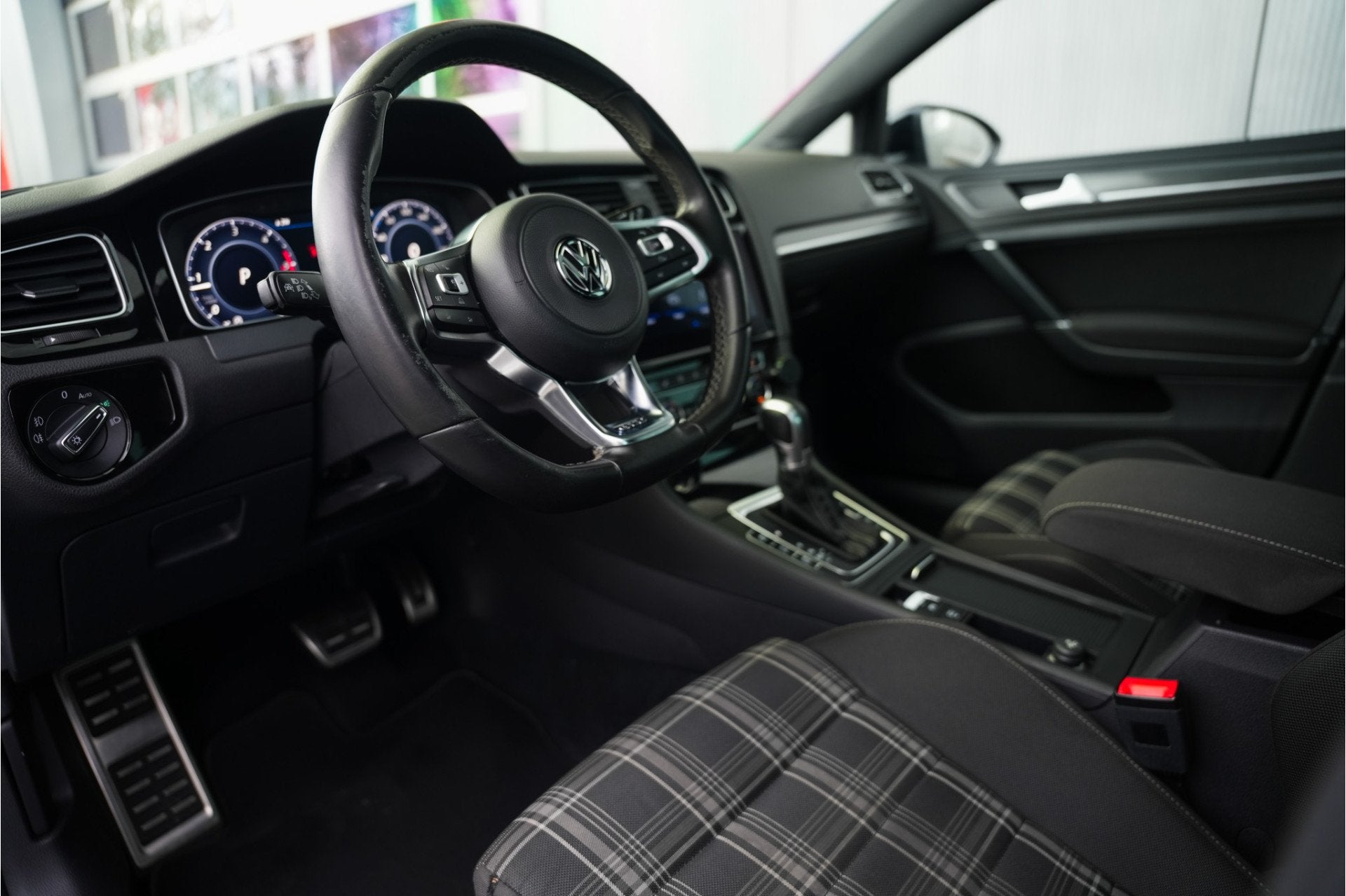 Volkswagen Golf 7.5 2.0 TDI GTD 184 pk /Automaat/ Pano-Dak/, Auto's, Volkswagen, Stof, Gebruikt, Wit, Bedrijf