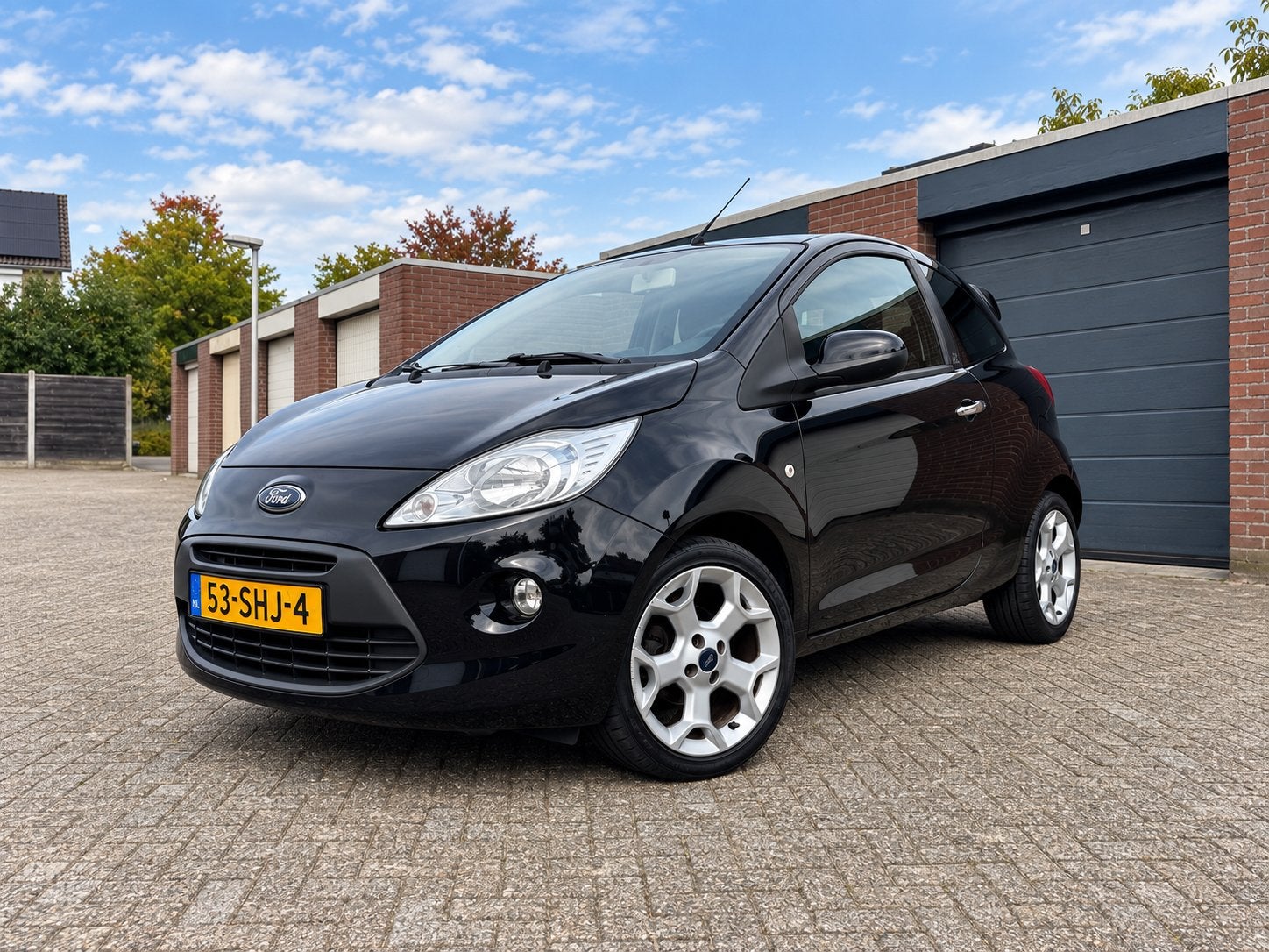 Ford Ka 1.2 Titanium X | CarPlay | Airco | NAP | LM Velgen, Voorwielaandrijving, Dealer onderhouden, 4 cilinders, 4 stoelen