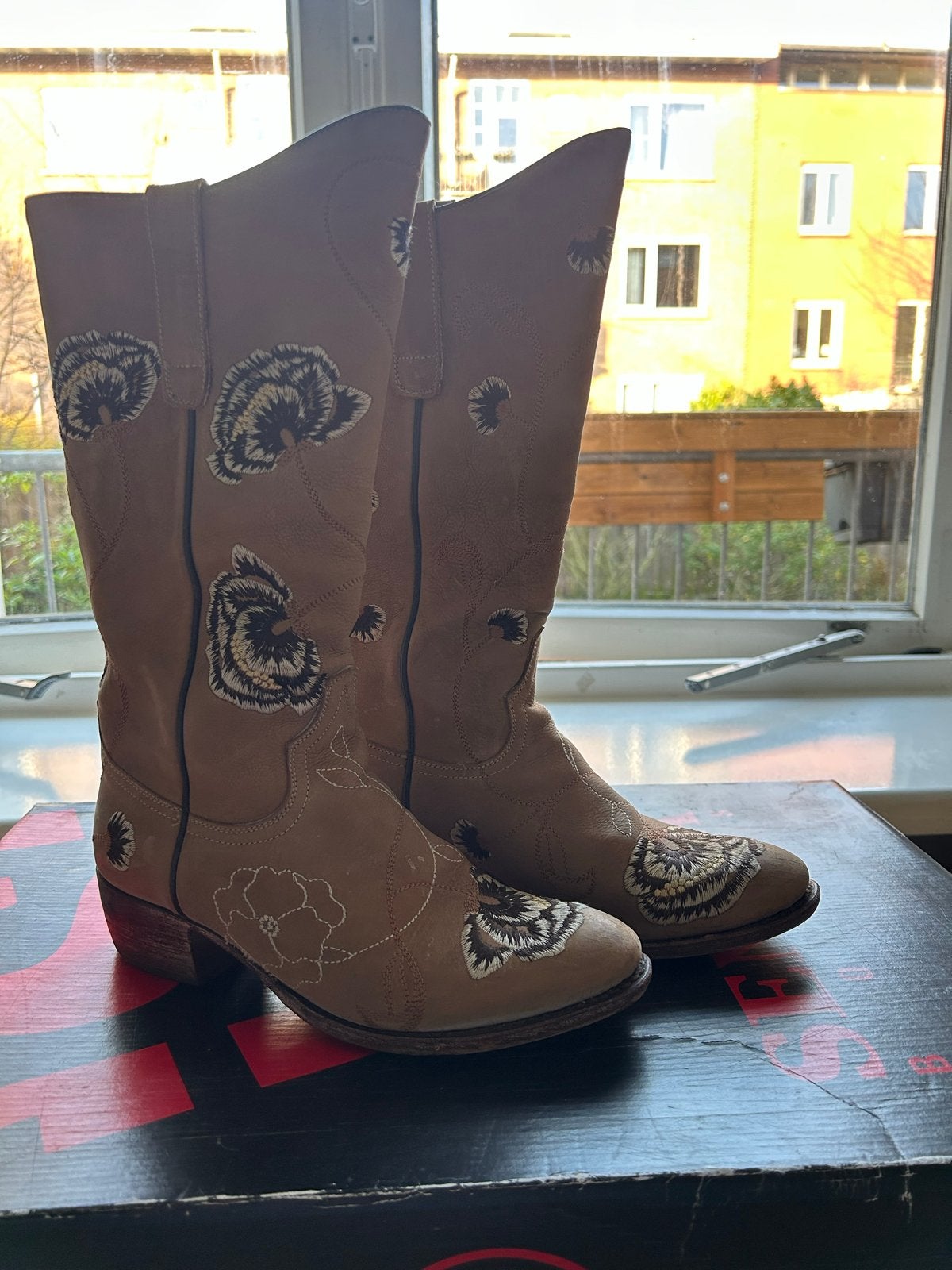 Sendra Sarah Indian Beige cowboylaarzen maat 37, Hoge laarzen, Bruin, Ophalen of Verzenden, Zo goed als nieuw