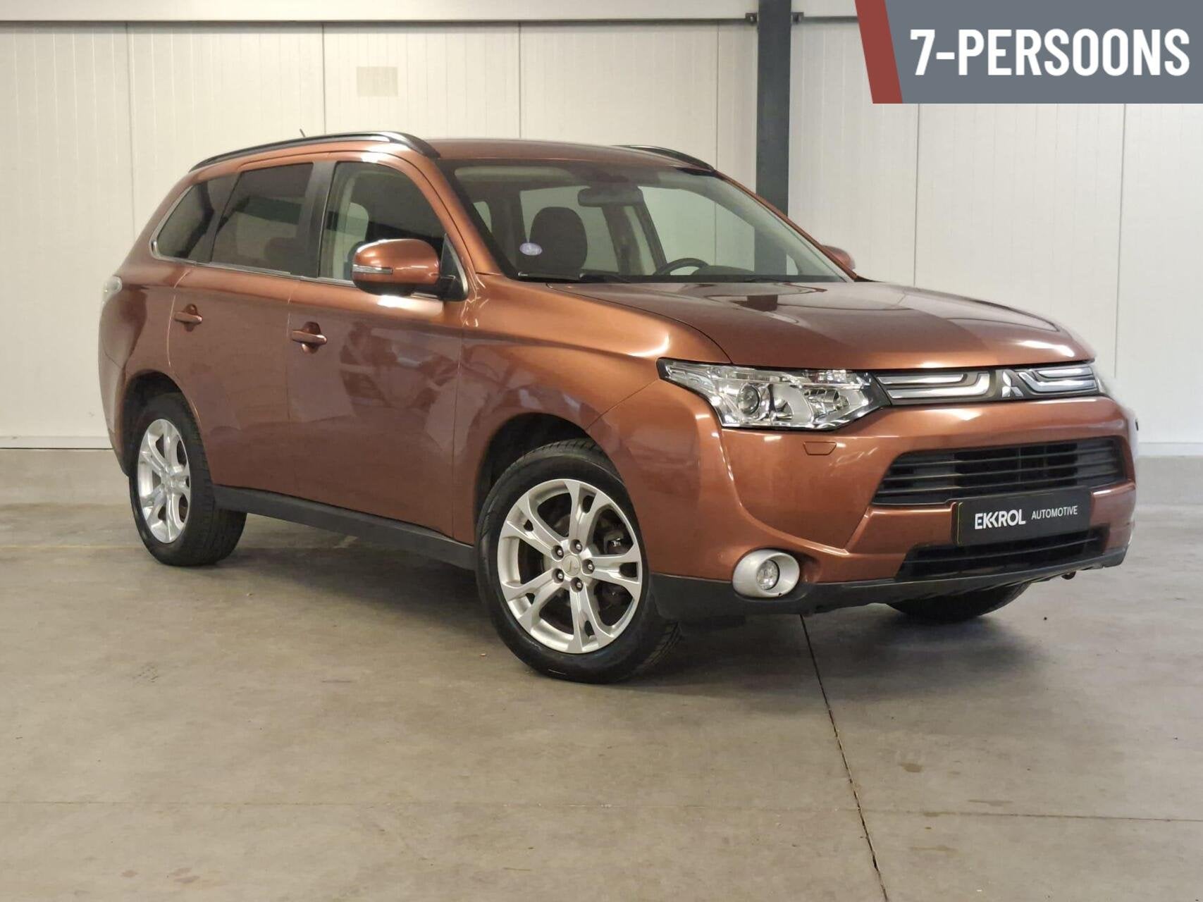 Mitsubishi Outlander 2.0 Intense+ 7p ( Org NL/Trekhaak/NAP ), Auto's, Mitsubishi, 4 cilinders, 7 stoelen, Origineel Nederlands