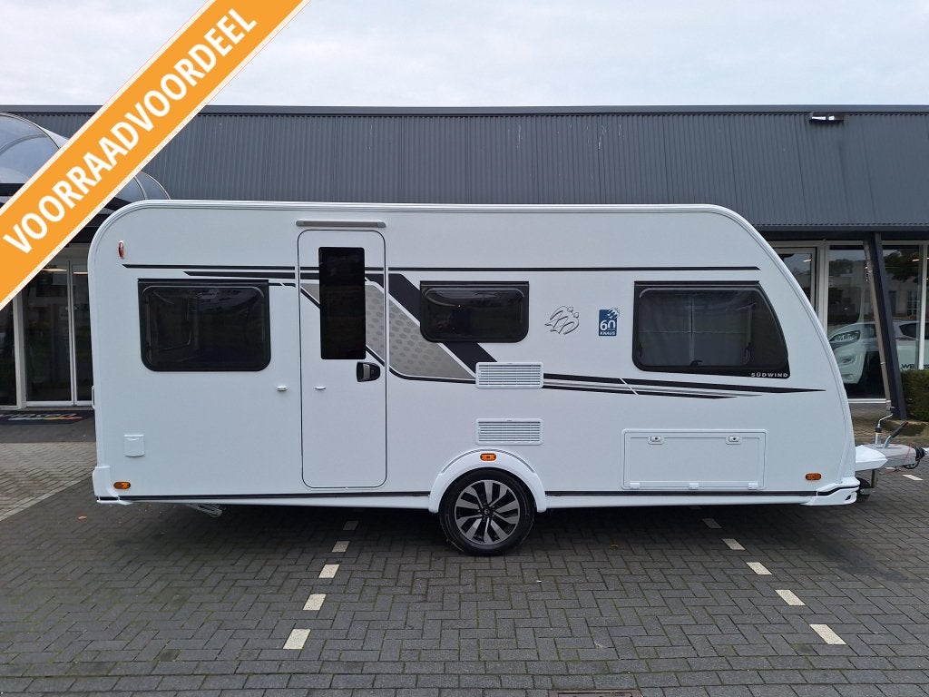 Knaus Sudwind 60 Years 460 EU VINKEN VOORRAAD VOORDEEL, Serviceluik, Standaardzit, Bedrijf, Knaus