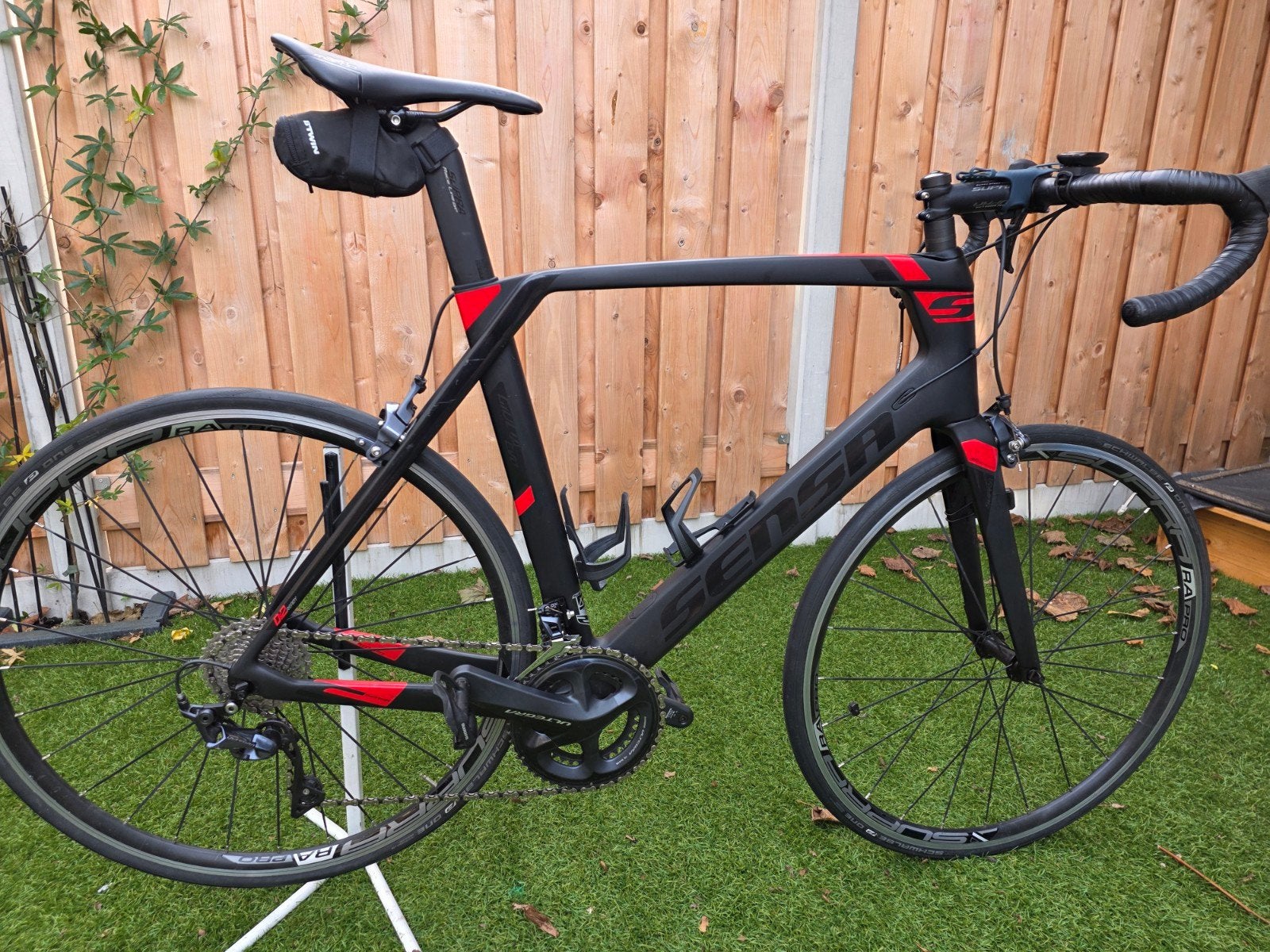 Foto 2 van Racefiets Sensa Giulia Evo Magic Red Ultegra 61"