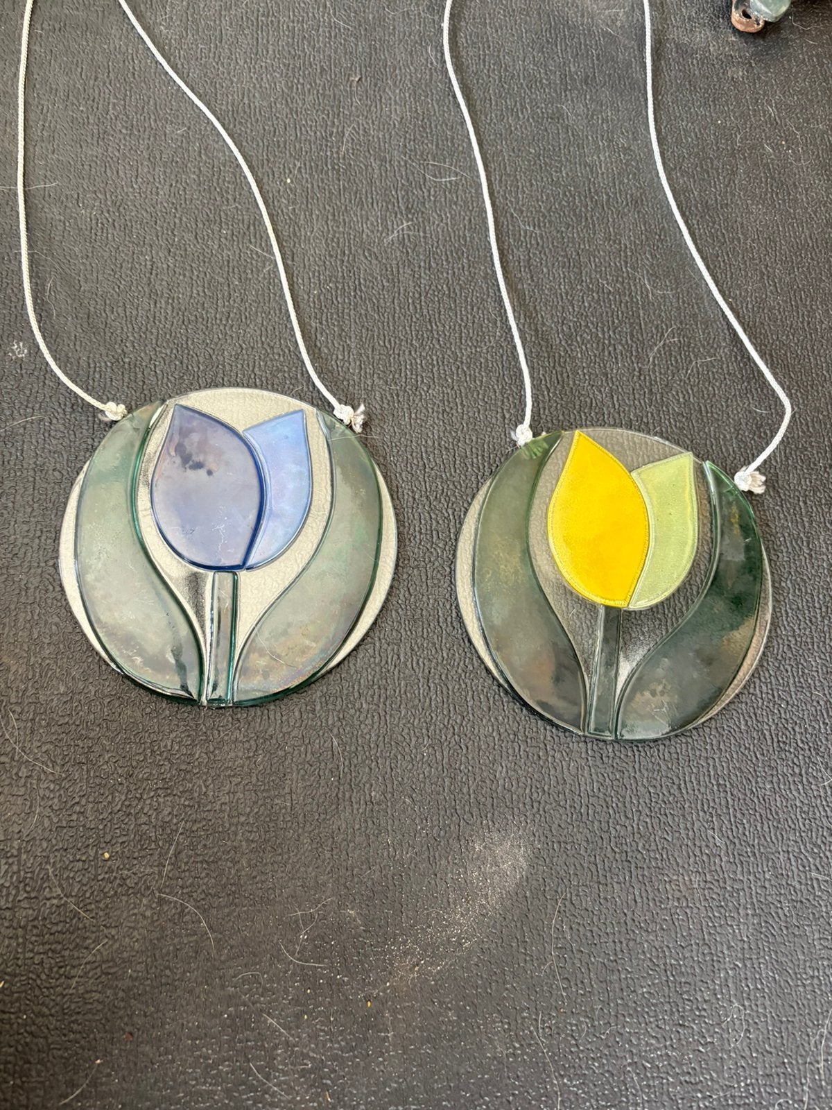 Set van 2 handgemaakte glazen zonvangers / raamhangers, Verzamelen, Glas en Borrelglaasjes, Zo goed als nieuw, Overige typen, Verzenden