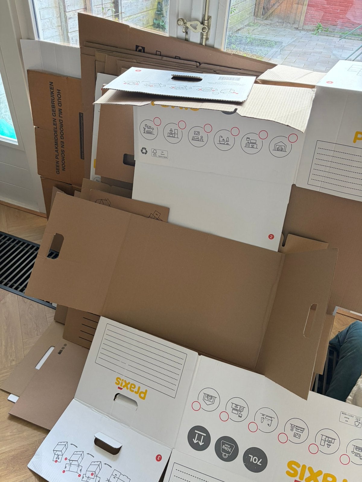 Grote ikea en praxis verhuisdozen, Ophalen, Doos, Minder dan 35 cm, Zo goed als nieuw