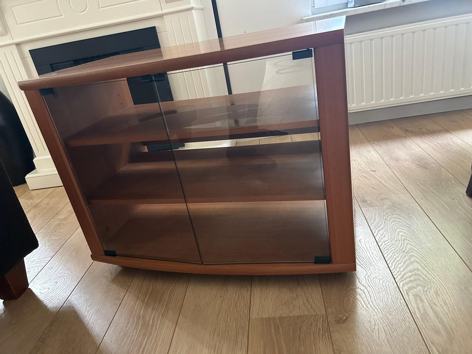 TV kastje / TV meubel, glazen deuren, Minder dan 50 cm, Teakhout, Ophalen of Verzenden, Zo goed als nieuw