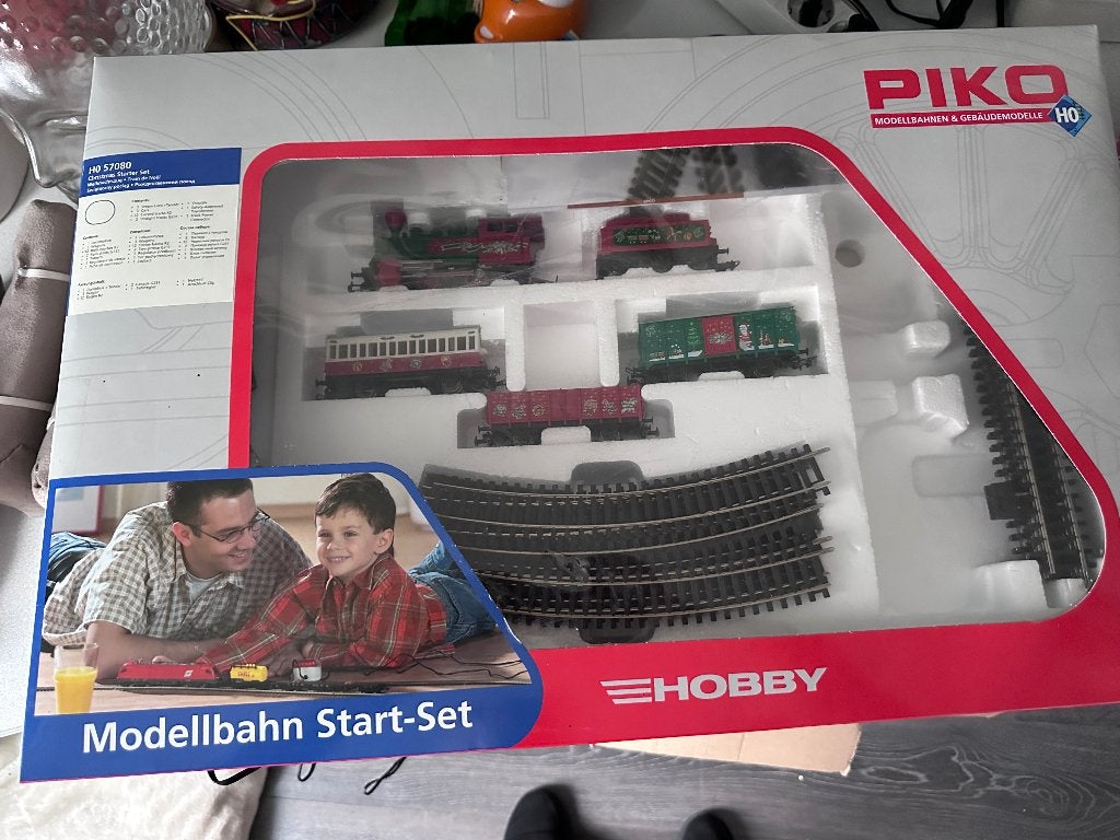 Kerst trein Piko H0 Modelbaan Start-Set - Treinset, Ophalen of Verzenden, Zo goed als nieuw