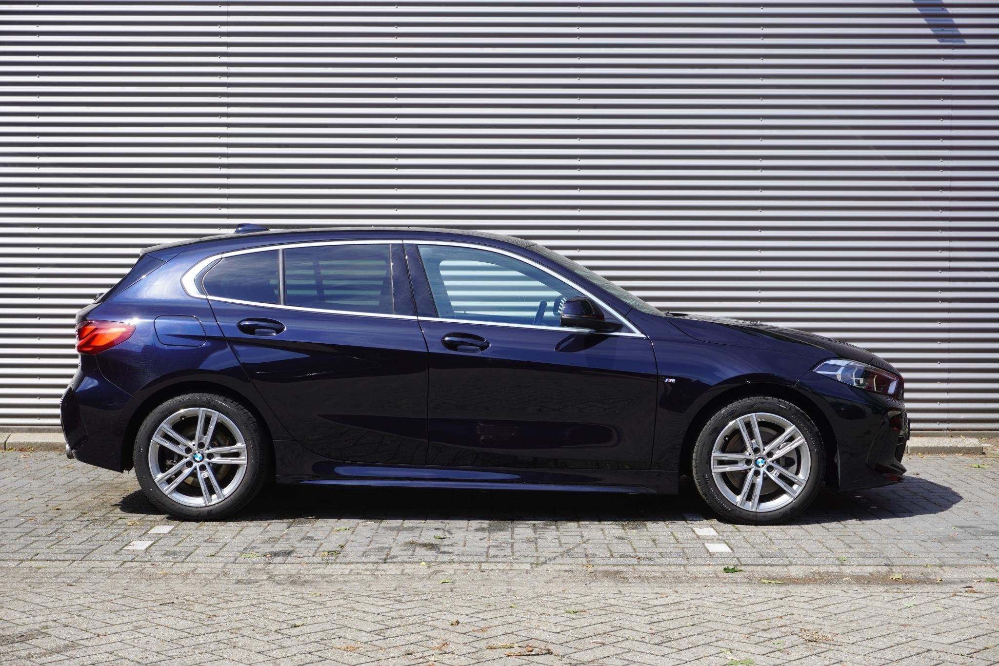 BMW 1 Serie 120i | Model M Sport | Executive | 17 inch LM Du, Auto's, Gebruikt, 4 cilinders, Zwart, 178 pk