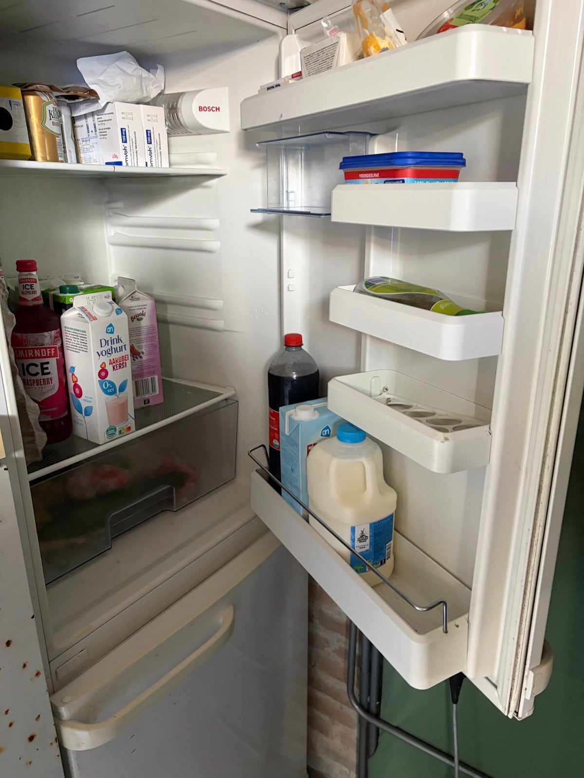 Gratis Bosch koelkast met vriesvak (laden defect), Witgoed en Apparatuur, Koelkasten en IJskasten, Gebruikt, Met aparte vriezer