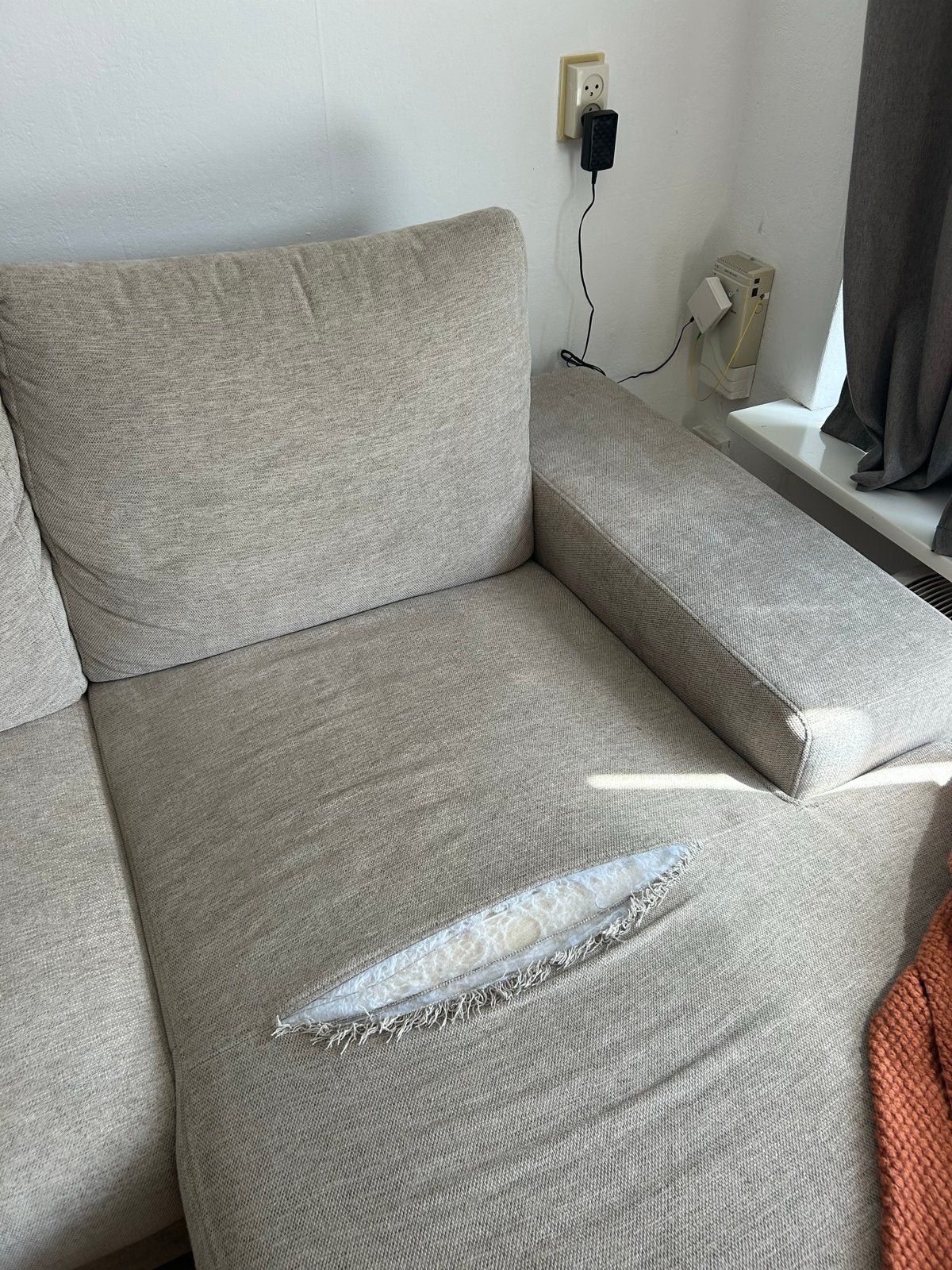 Hoekbank met chaise longue - beschadigd, Huis en Inrichting, Banken | Bankstellen, Ophalen, Gebruikt, 100 tot 125 cm, Hoekbank