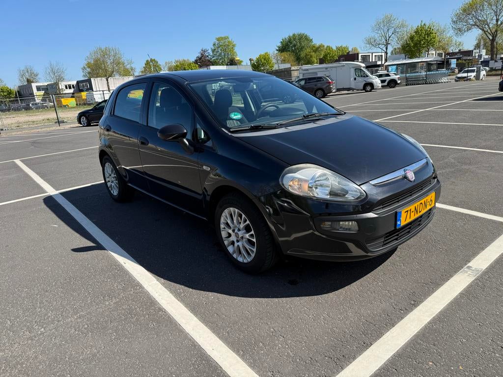 Fiat Punto 1.4 5DR 2010 Zwart - 149.000 km, Auto's, Fiat, Particulier, Punto, Benzine, B, Hatchback, Handgeschakeld, Origineel Nederlands