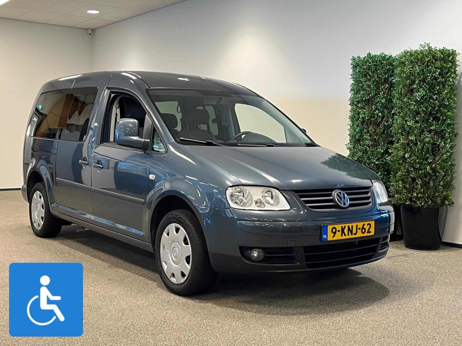 Volkswagen Caddy Maxi Rolstoelauto 5+1 incl. luchtvering, Auto's, Volkswagen, 12 maanden, Gebruikt, Grijs, 1040 kg