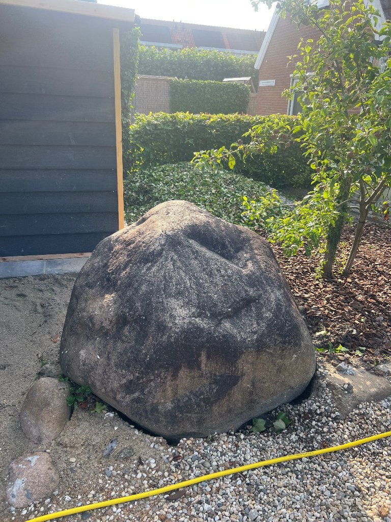 Grote zwerfkei (veldkei), Ophalen, Graniet, Overige typen, Zo goed als nieuw