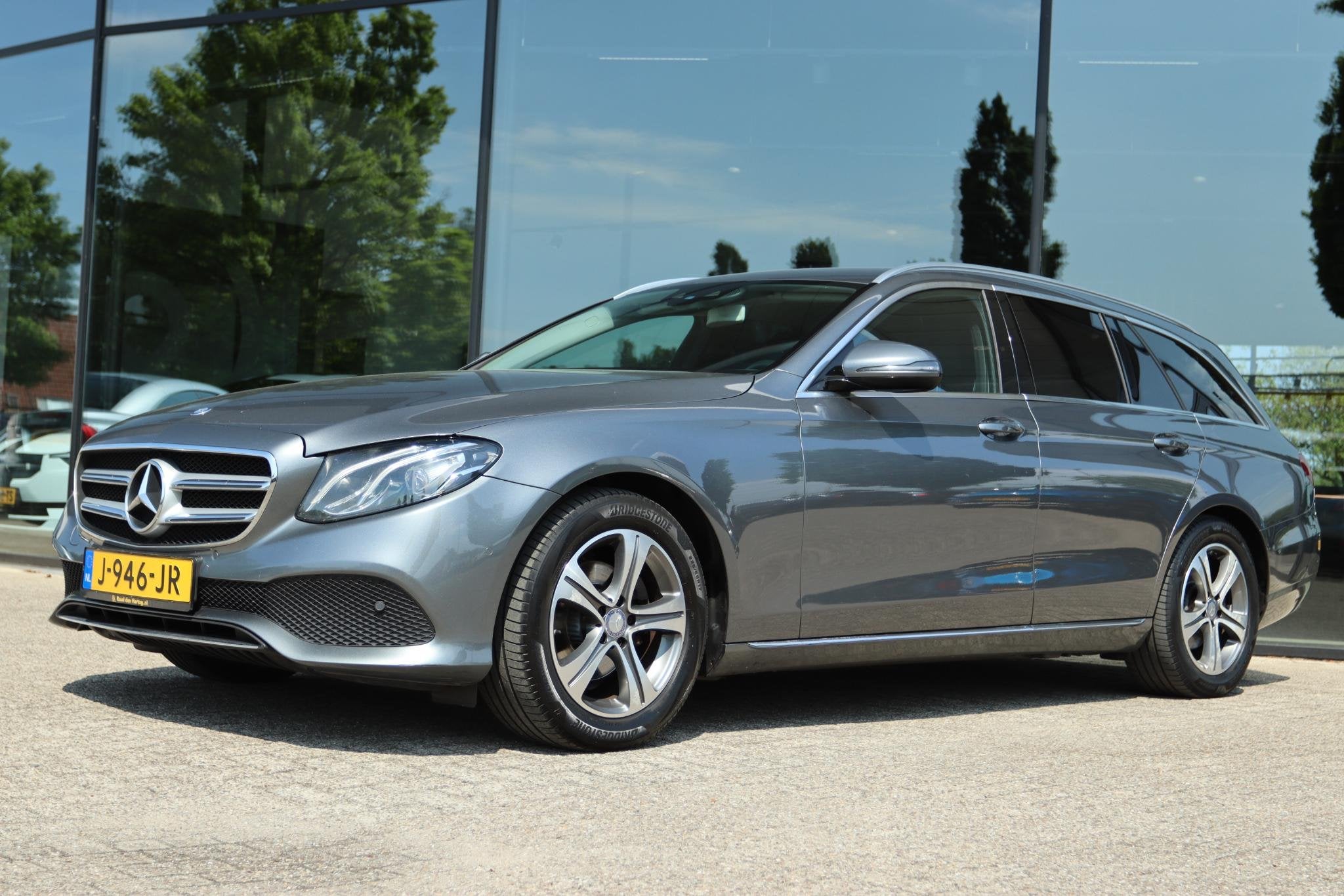 MERCEDES-BENZ E-KLASSE ESTATE 220D PRESTIGE PLUS AUT. | CARP, Auto's, Automaat, Achterwielaandrijving, Gebruikt, Leder