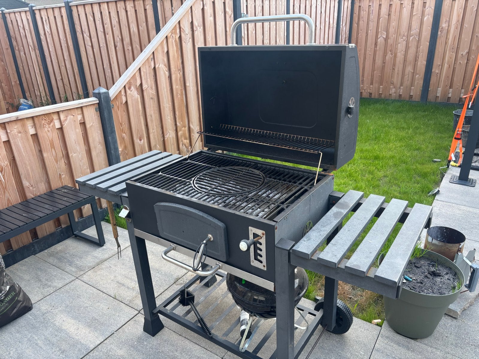 Jamestown Grill Houtskool BBQ met thermometer, Ophalen, Gebruikt