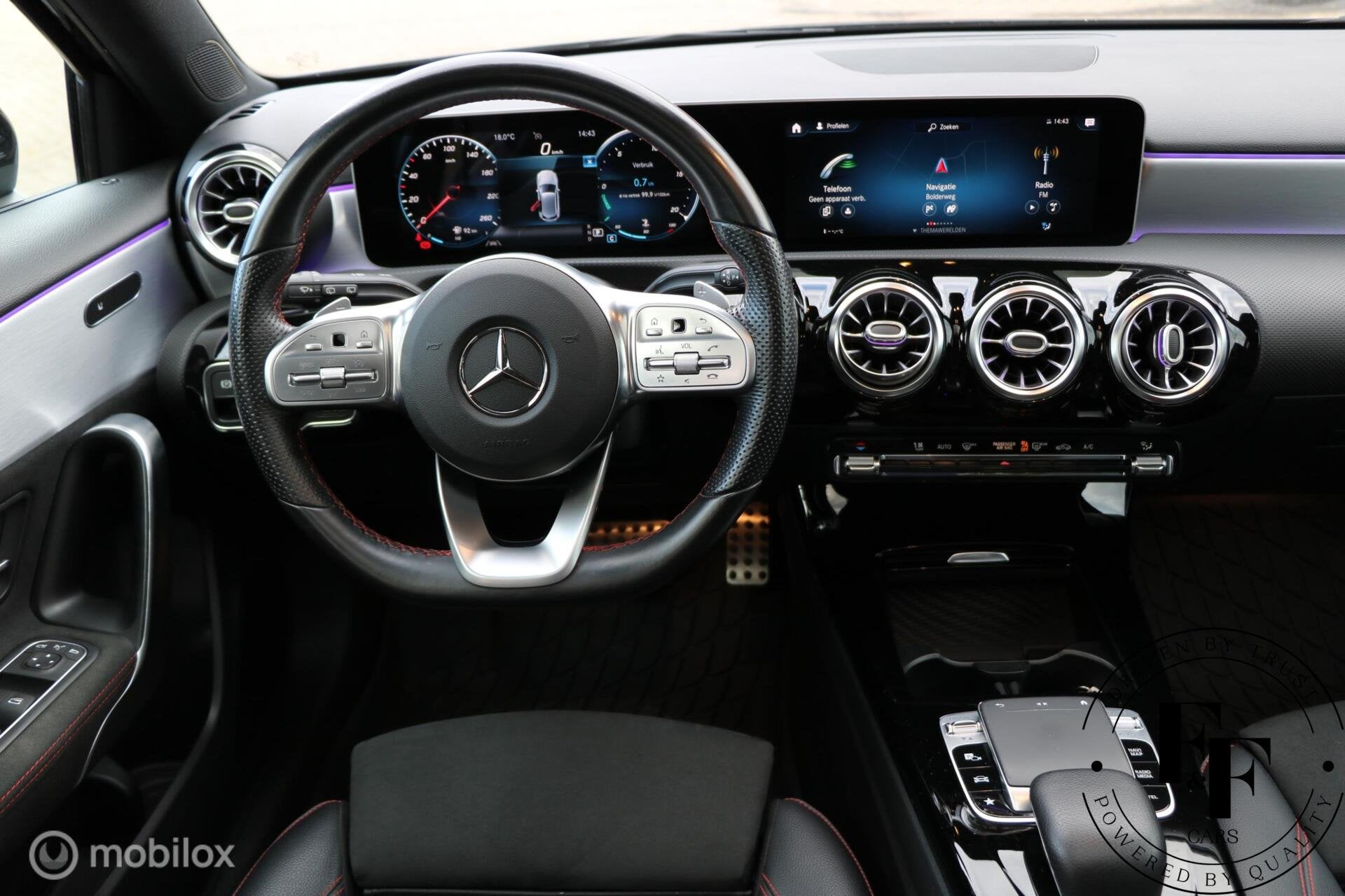 Mercedes-Benz A 220 AMG Line|Pano|Night|Camera|Carplay, Auto's, Gebruikt, Zwart, Alcantara, Zwart