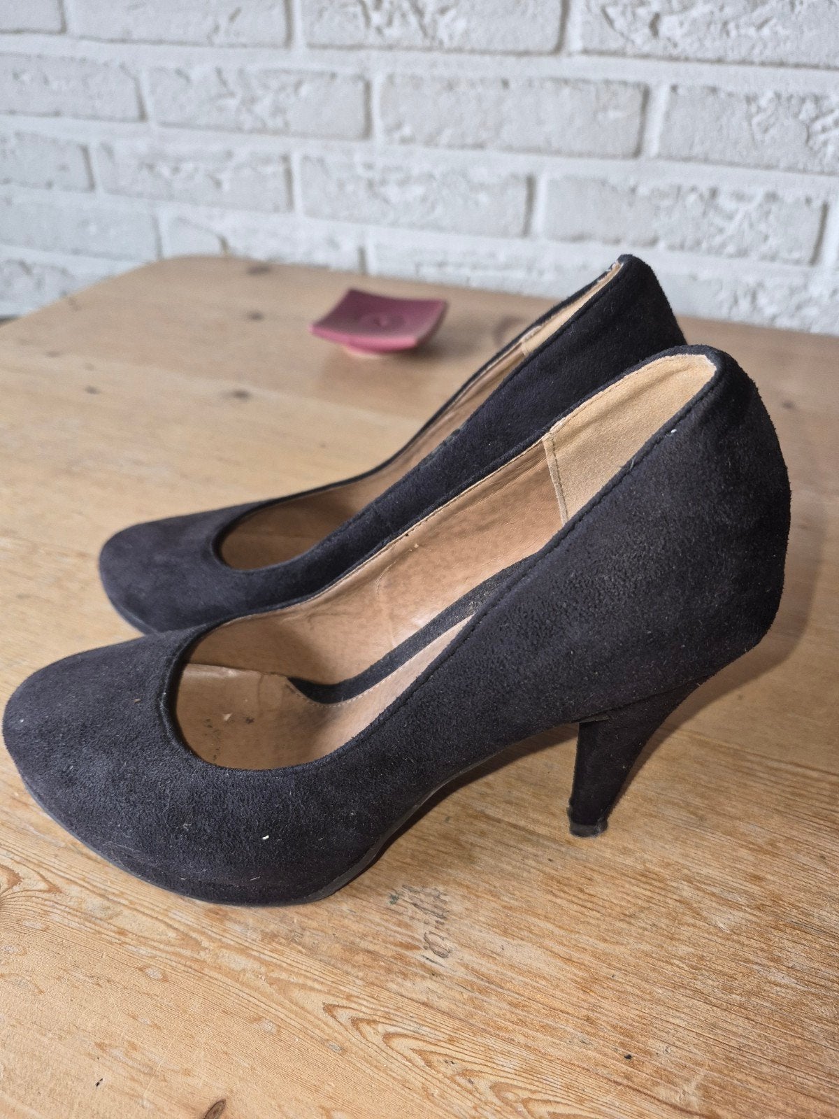 Zwarte Gratis suède pumps van Hot Item maat 38., Ophalen, Gedragen, Zwart