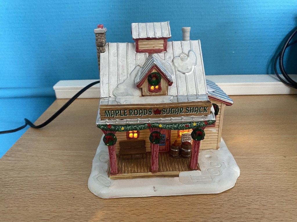 Lemax maple roads sugar shack Vail Village, Diversen, Ophalen of Verzenden, Zo goed als nieuw