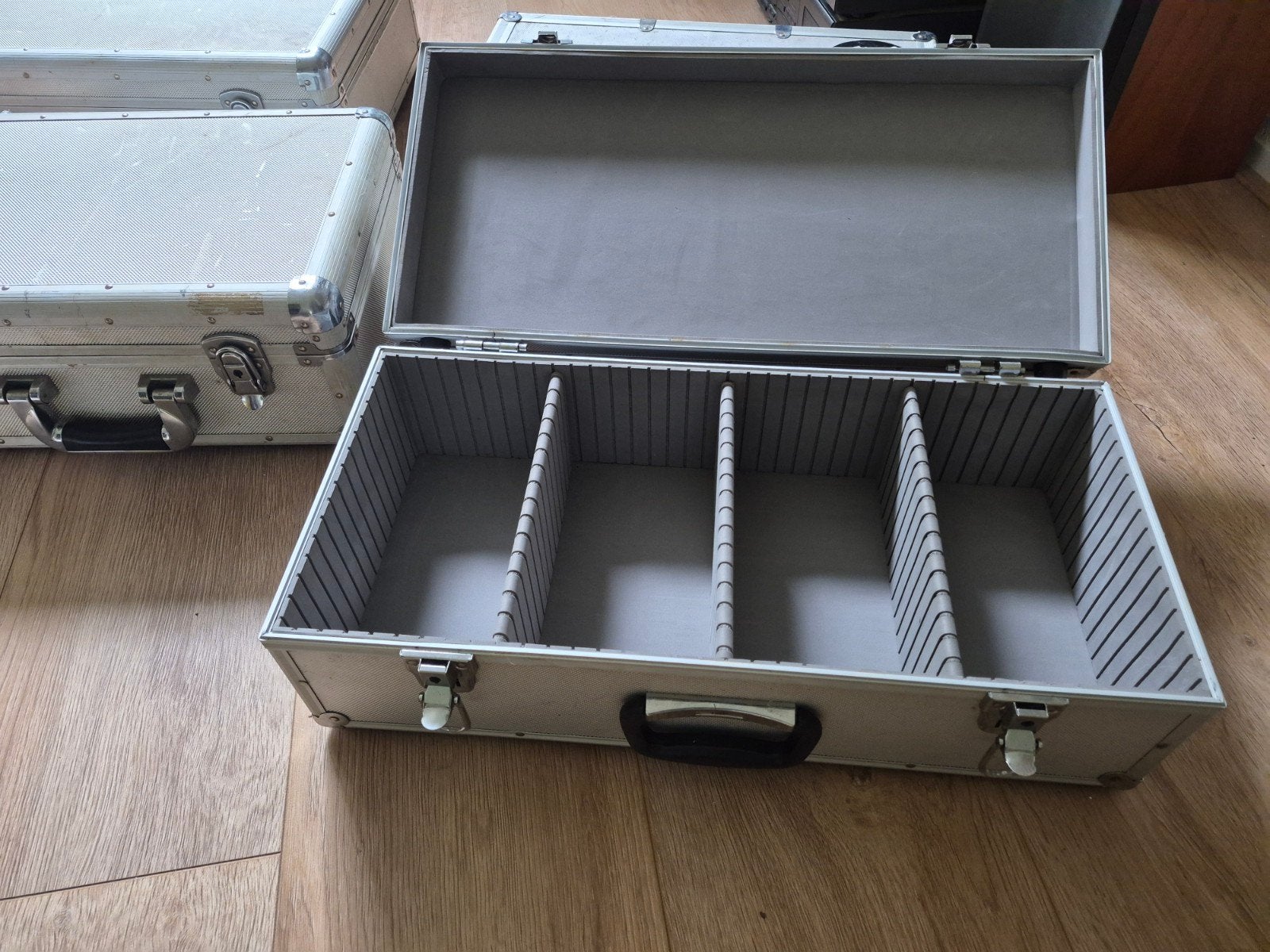 Foto 4 van Diverse Flightcases voor Apparatuur en CD's