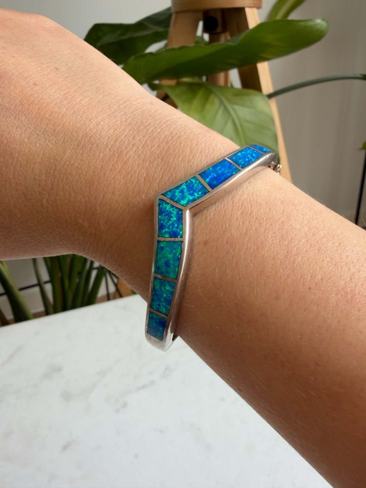 Zilveren Armband met Blauwe Opaal Inleg, Blauw, Ophalen of Verzenden, Zo goed als nieuw, Met edelsteen