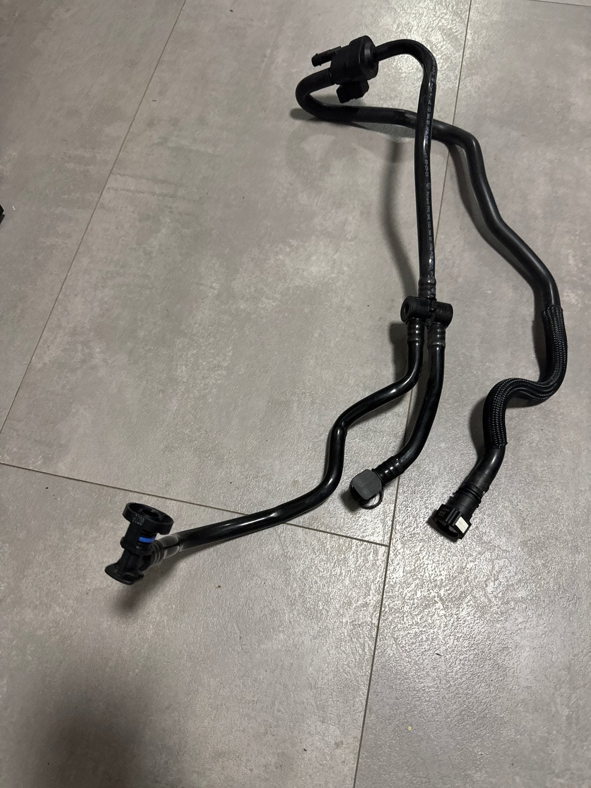 Brandstofleiding VW AG 04E 133 366 EF, Ophalen of Verzenden, Gebruikt, Volkswagen