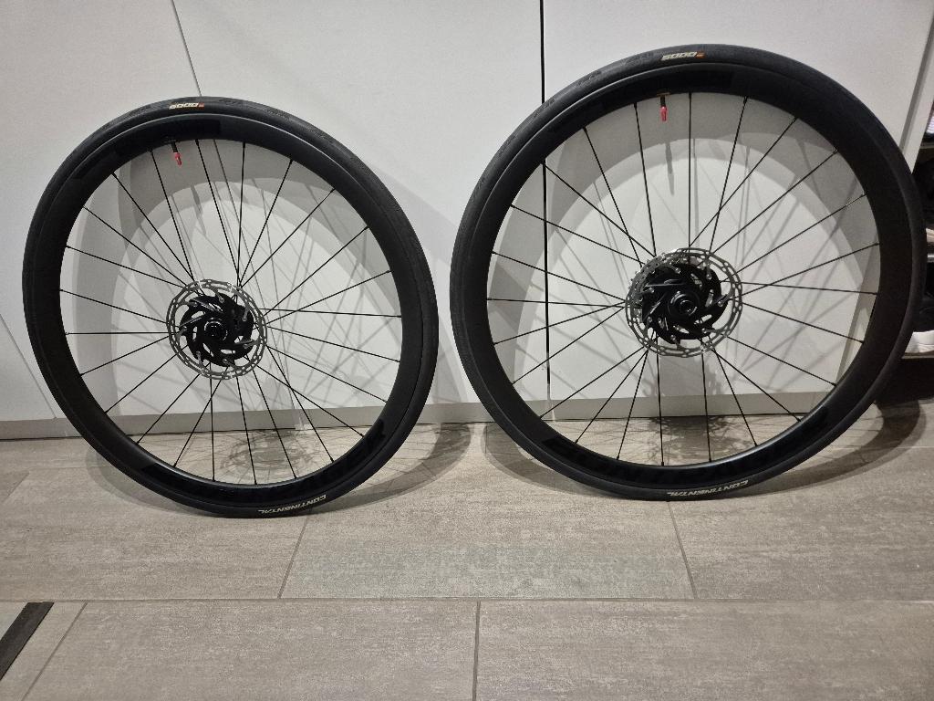 Bontrager elite 35 carbon wielset in nieuwstaat, Fietsen en Brommers, Fietsonderdelen, Zo goed als nieuw, Wiel, Carbon, Ophalen of Verzenden