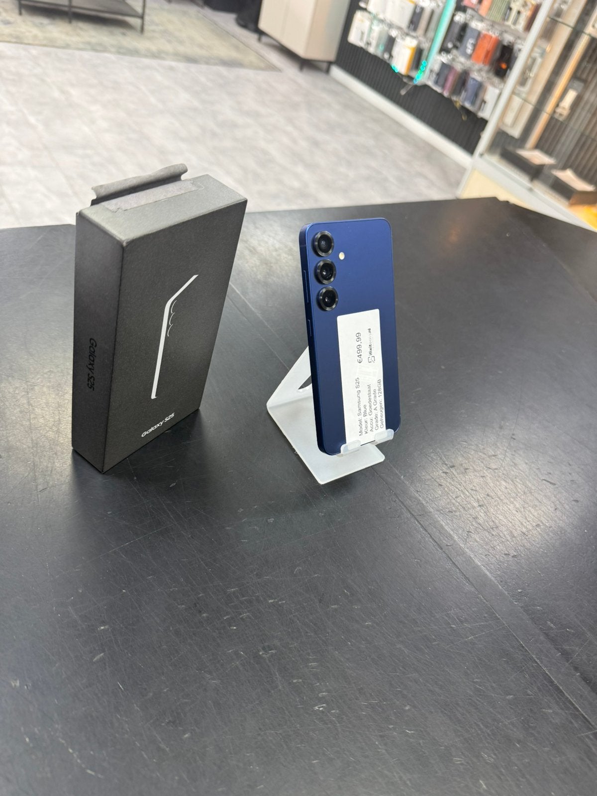 Foto 4 van Samsung S25 128GB Blauw  Prima staat! Scherm krasvrij!