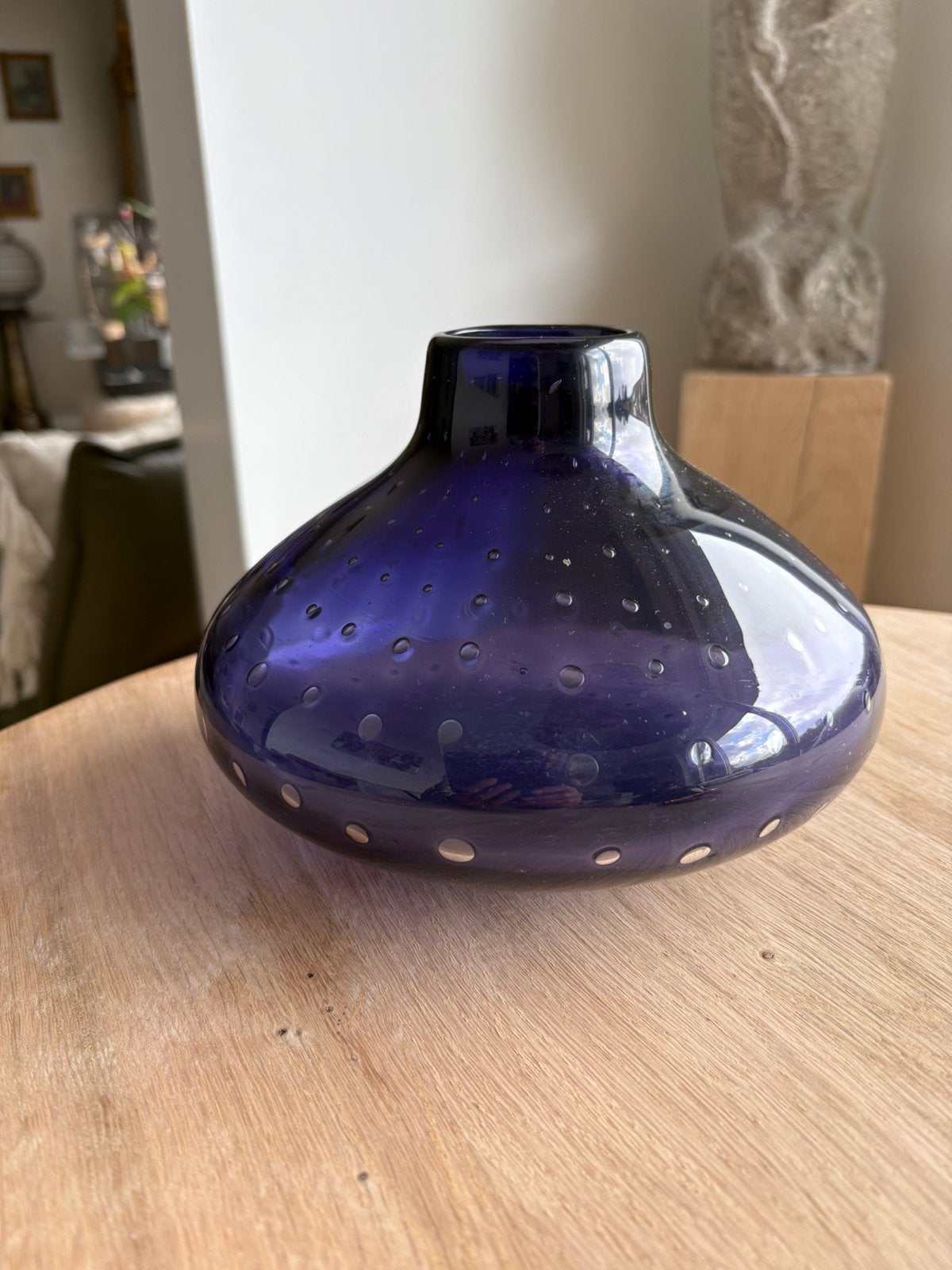 Vintage mondgeblazen bolvaas spijkerglas /pontilmerk, Ophalen, Overige kleuren, 15 cm, Glas