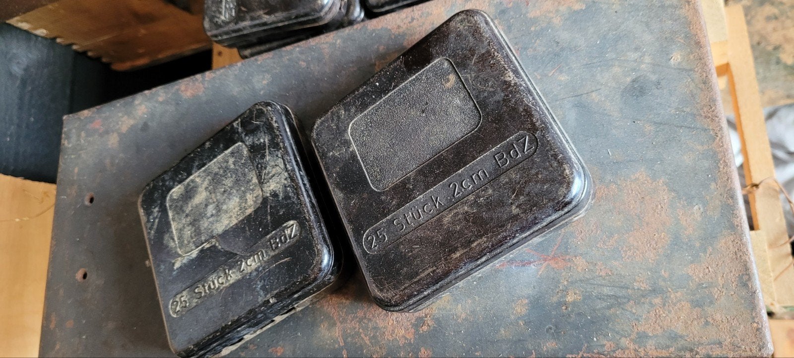 Duitse wo2 bakelieten 2cm ontsteker doosjes te koop, Verzamelen, Militaria | Tweede Wereldoorlog, Ophalen of Verzenden, Landmacht