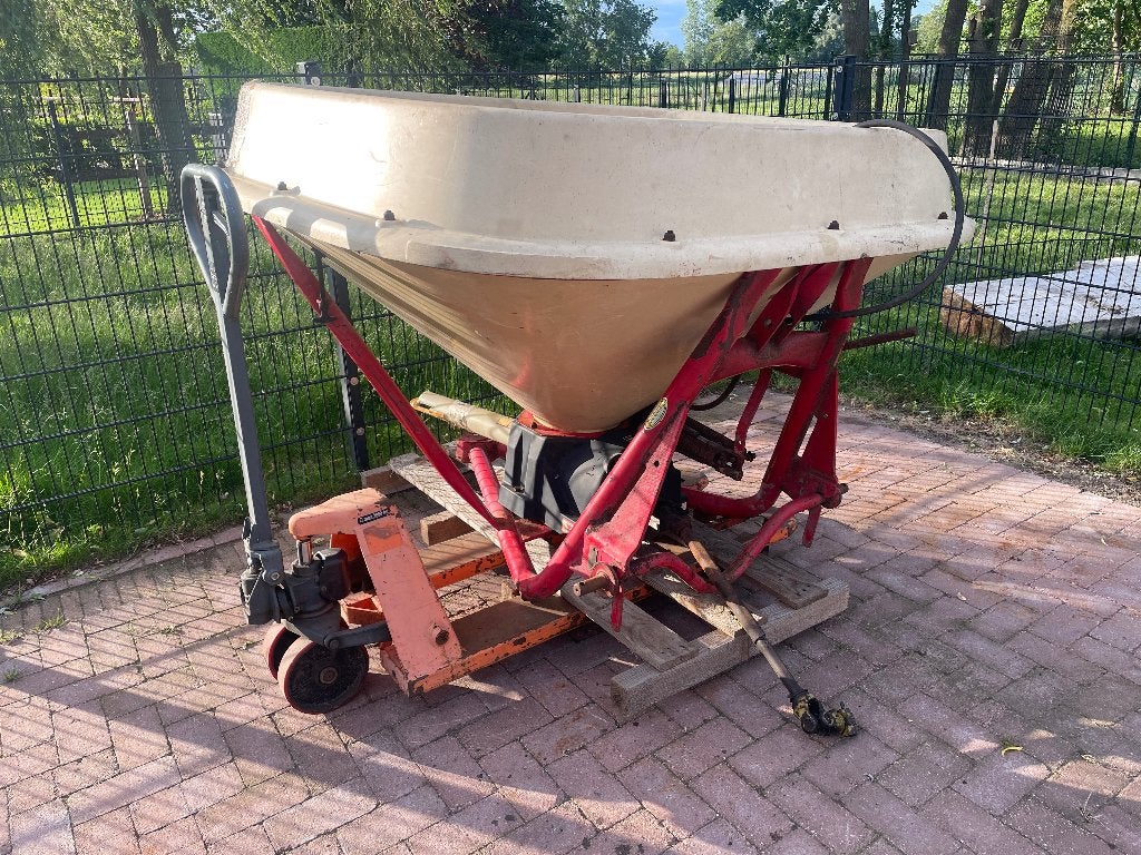 Vicon kunstmeststrooier hydraulisch, Ophalen, Gebruikt