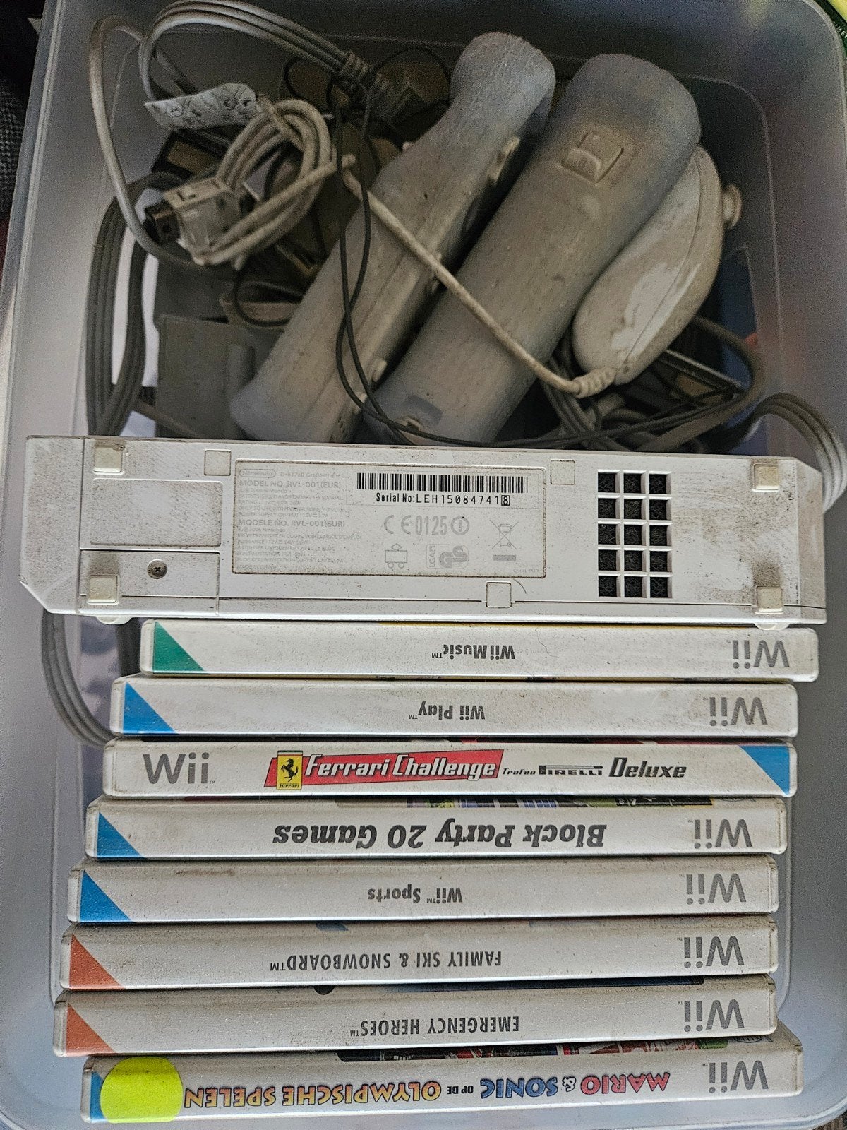 Wii console met spellen en controllers, Ophalen, Gebruikt, Met 2 controllers