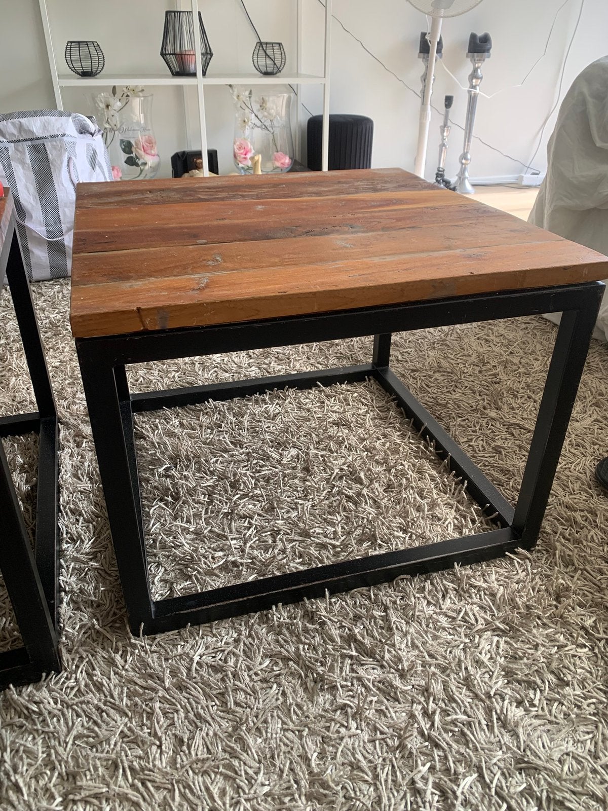 Salontafel met metalen zwart onderstel, Huis en Inrichting, Tafels | Salontafels, Ophalen, Zo goed als nieuw