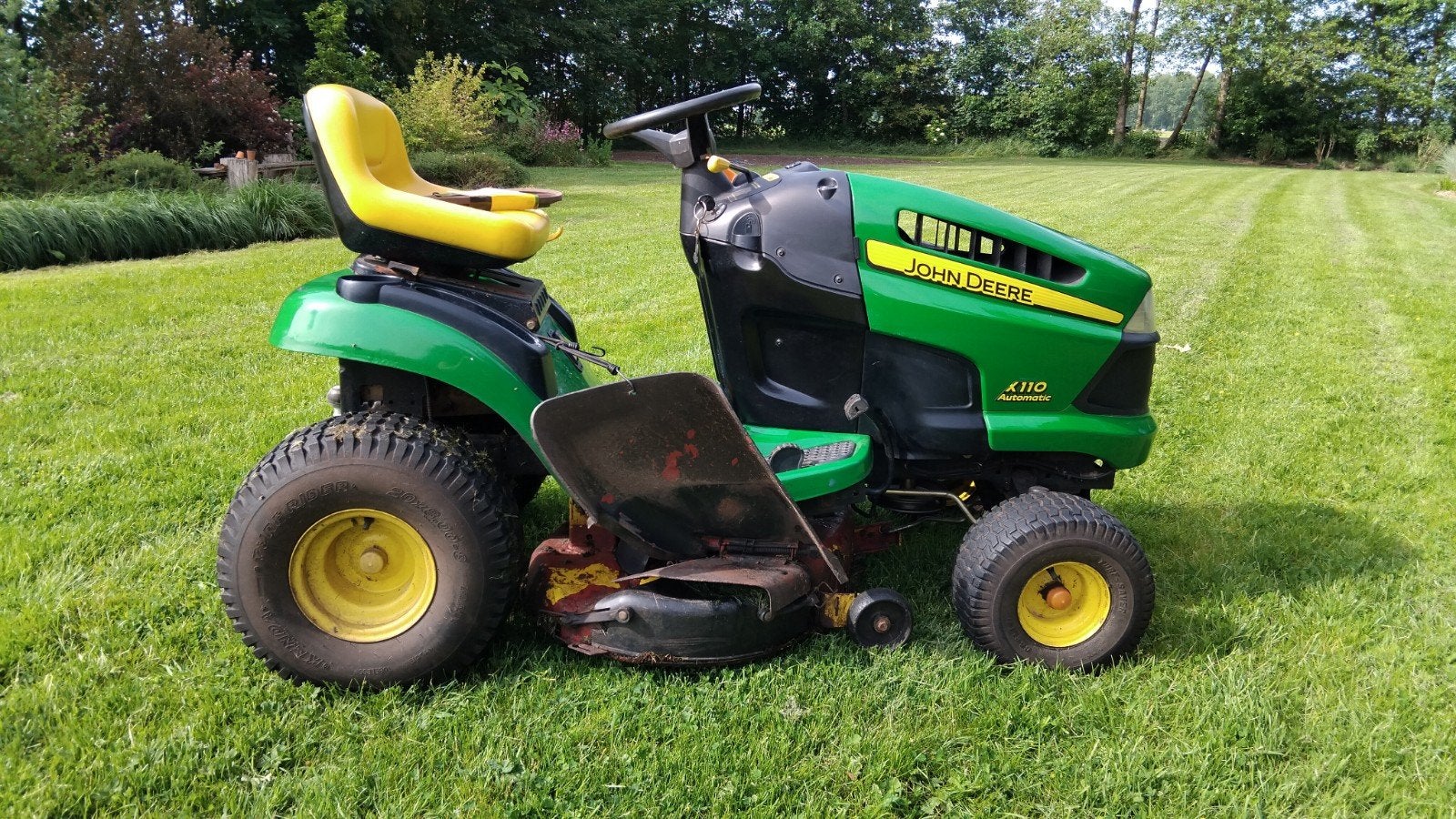 John Deere X110 Zitmaaier - Goed Onderhouden, Cirkelmaaier, Gebruikt, 50 cm of meer, Ophalen