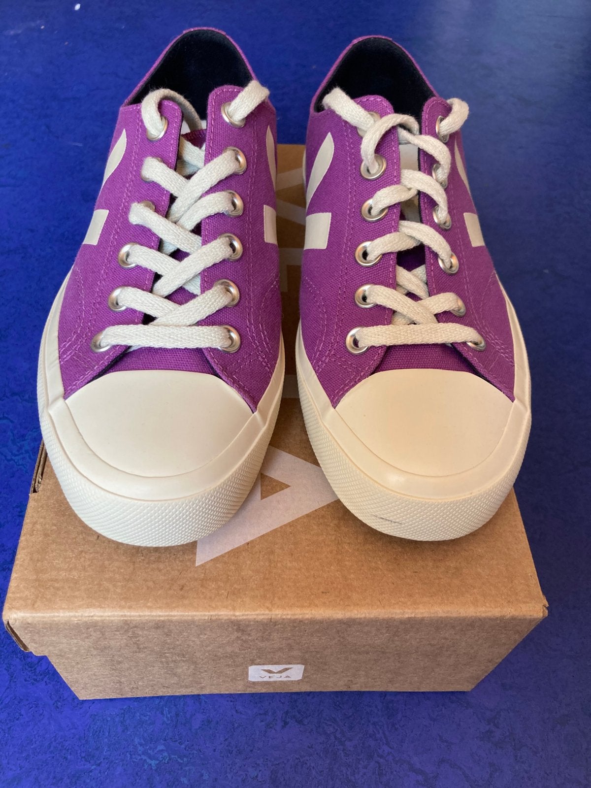 Gloednieuwe canvas Veja gympen, mt 39, Kleding | Dames, Schoenen, Ophalen, Overige kleuren, Nieuw, Sneakers of Gympen