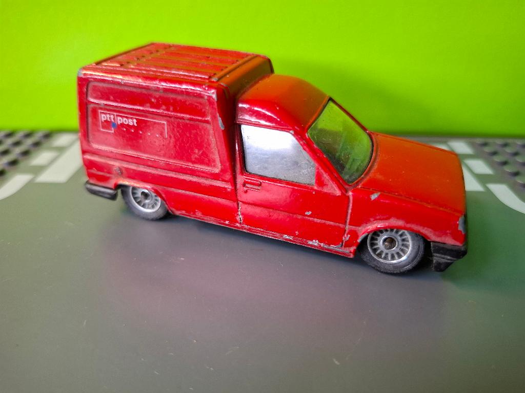 Solido - Renault Express PTT Post [rood] 1/43, Hobby en Vrije tijd, Ophalen of Verzenden, Gebruikt, Auto, Solido
