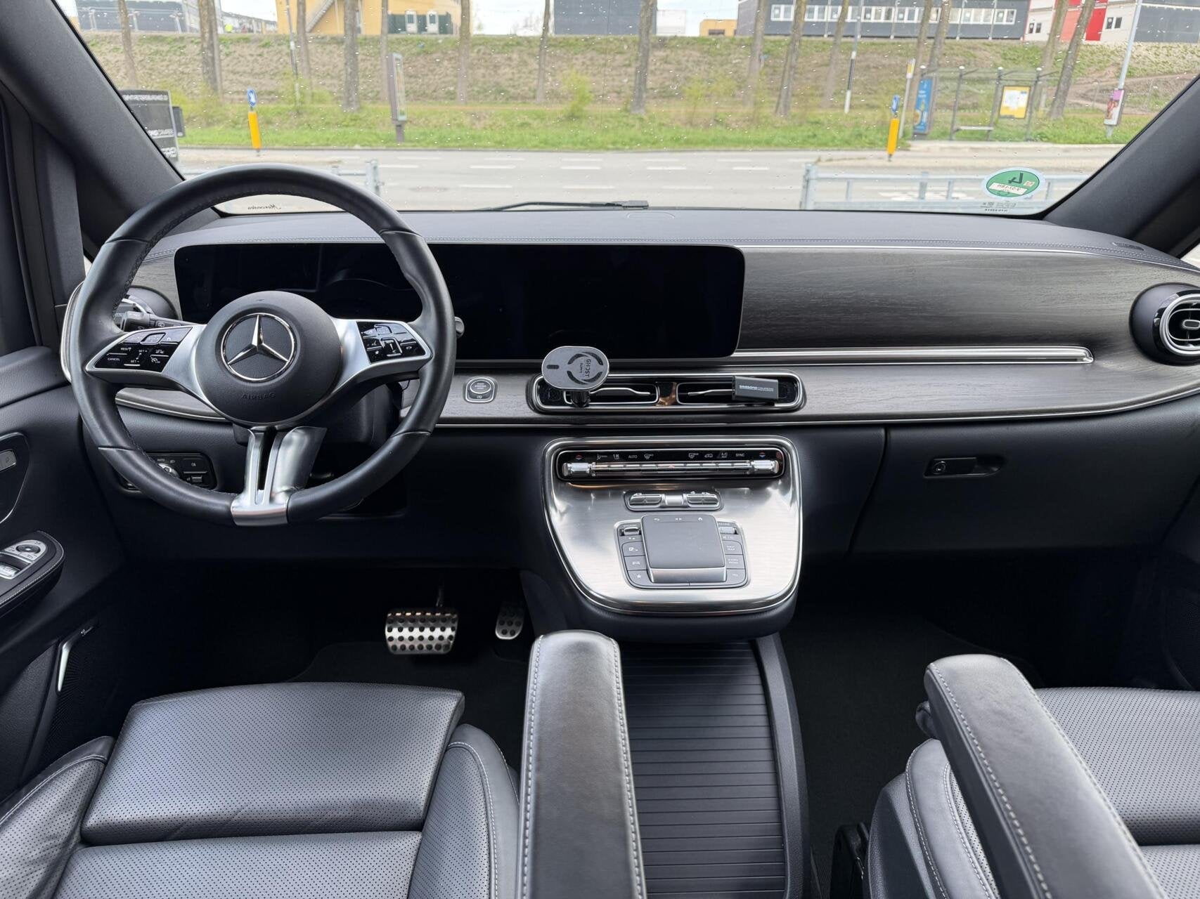 Mercedes V-klasse 300d 4-MATIC Extra Lang Amg Memory Stoelko, Auto's, Bestelauto's, Gebruikt, 4 cilinders, 2500 kg, Wit