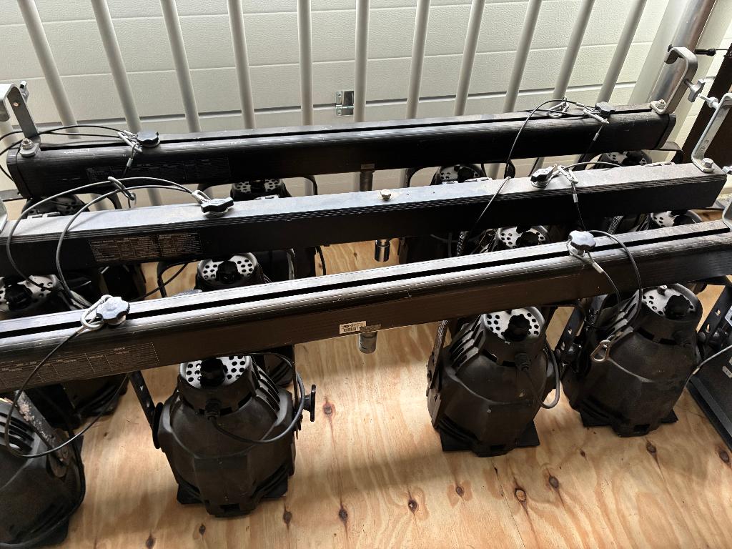 Multiparren met dimbare t-balk (3 stuks) en accessoires, Ophalen, Gebruikt, Geluidgestuurd, Showtec