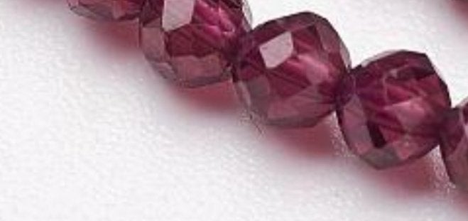 DMbeads: 4mm, faceted Granaat, grade AA   per streng..., Ophalen of Verzenden, Nieuw, Kraal