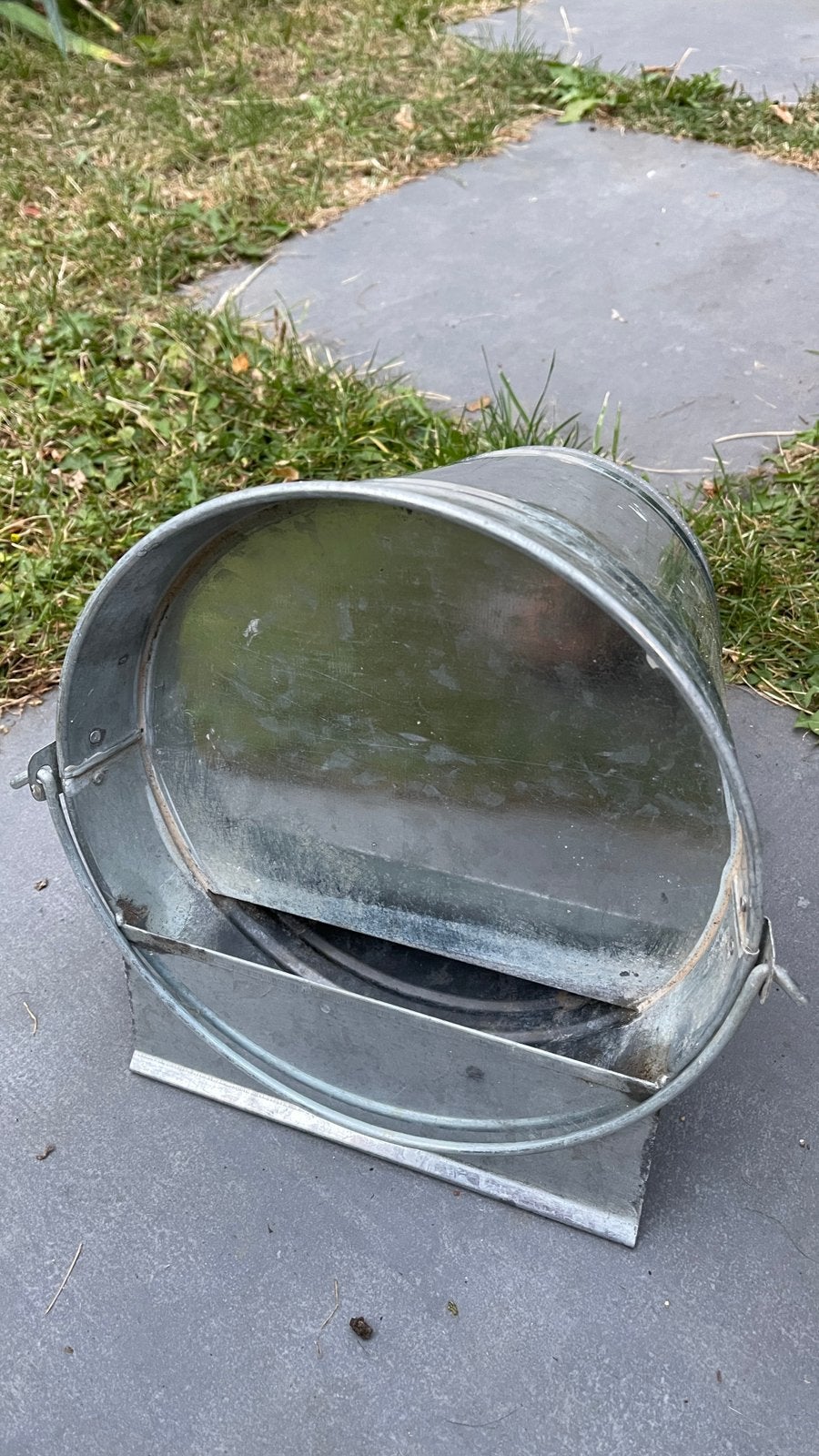 Zinken drinkbak voor o.a. kippen. 5 liter, Ophalen of Verzenden, Zo goed als nieuw, Drinken en Voederen