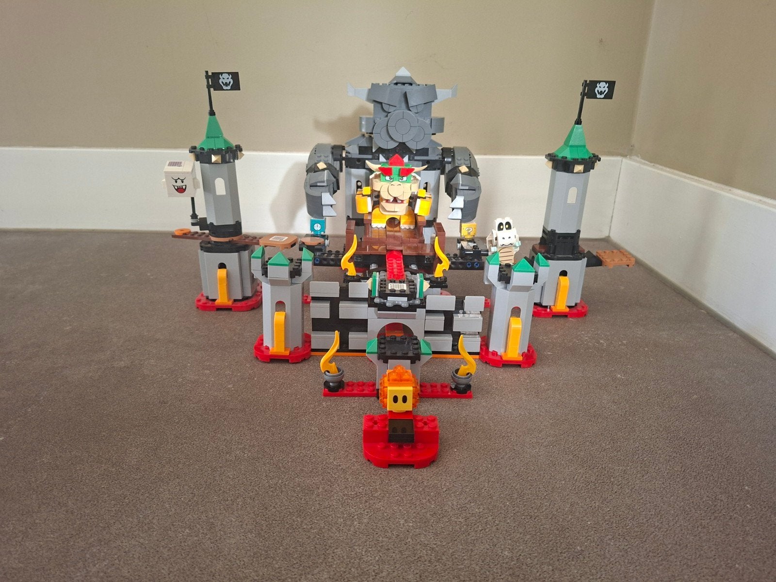 bowser kasteel lego mario, Ophalen of Verzenden, Zo goed als nieuw