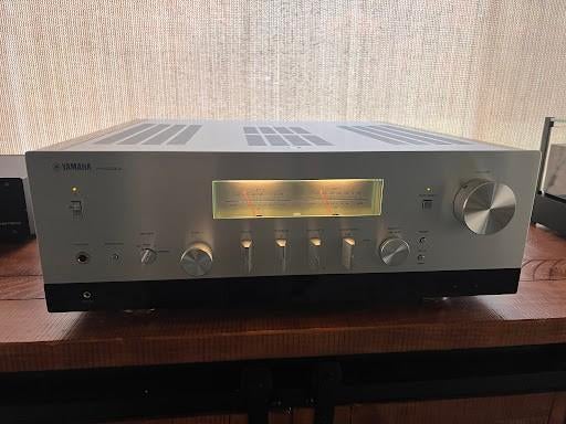 Yamaha RN2000A, Ophalen of Verzenden, Zo goed als nieuw, 120 watt of meer, Yamaha