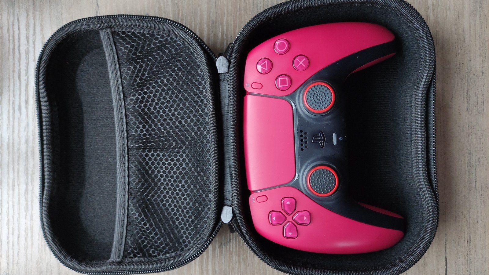 Playstation 5 controller protectie case (zonder controller), Ophalen of Verzenden, Zo goed als nieuw