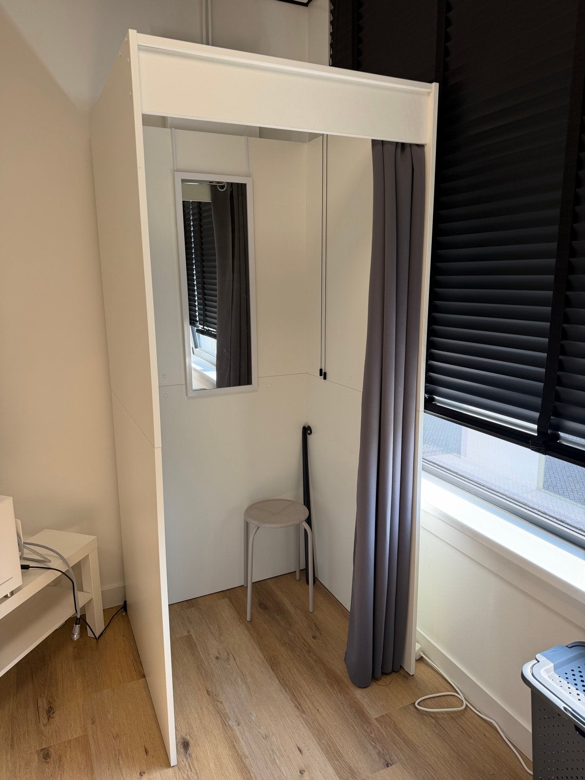 Paskamer/pashokje met spiegel en gordijn, Kleding | Dames, Ophalen, Gebruikt