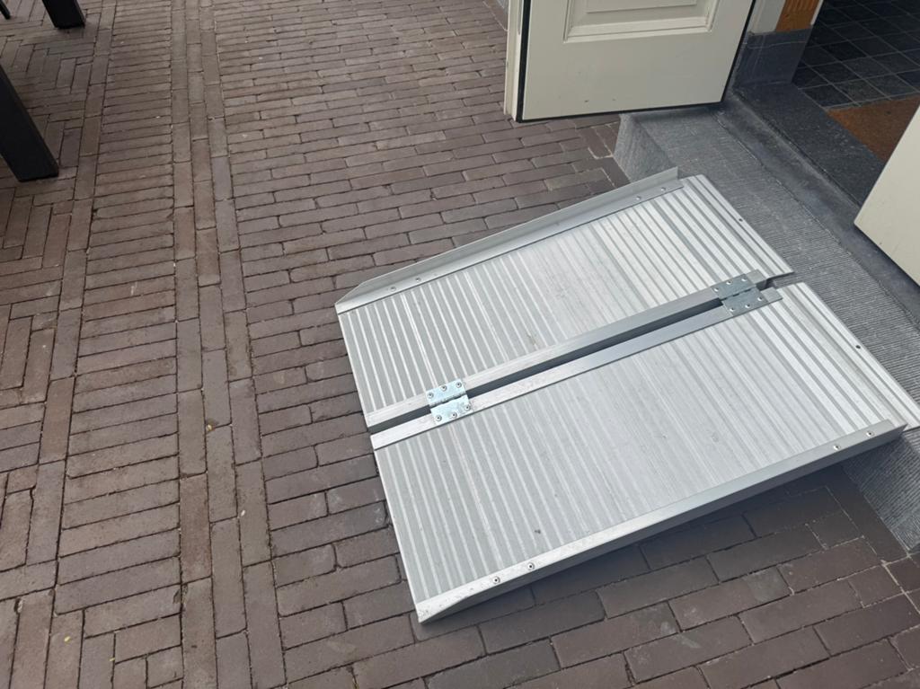 Hellingbaan voor rolstoel L=94cm B=73cm, Ophalen, Minder dan 2 meter