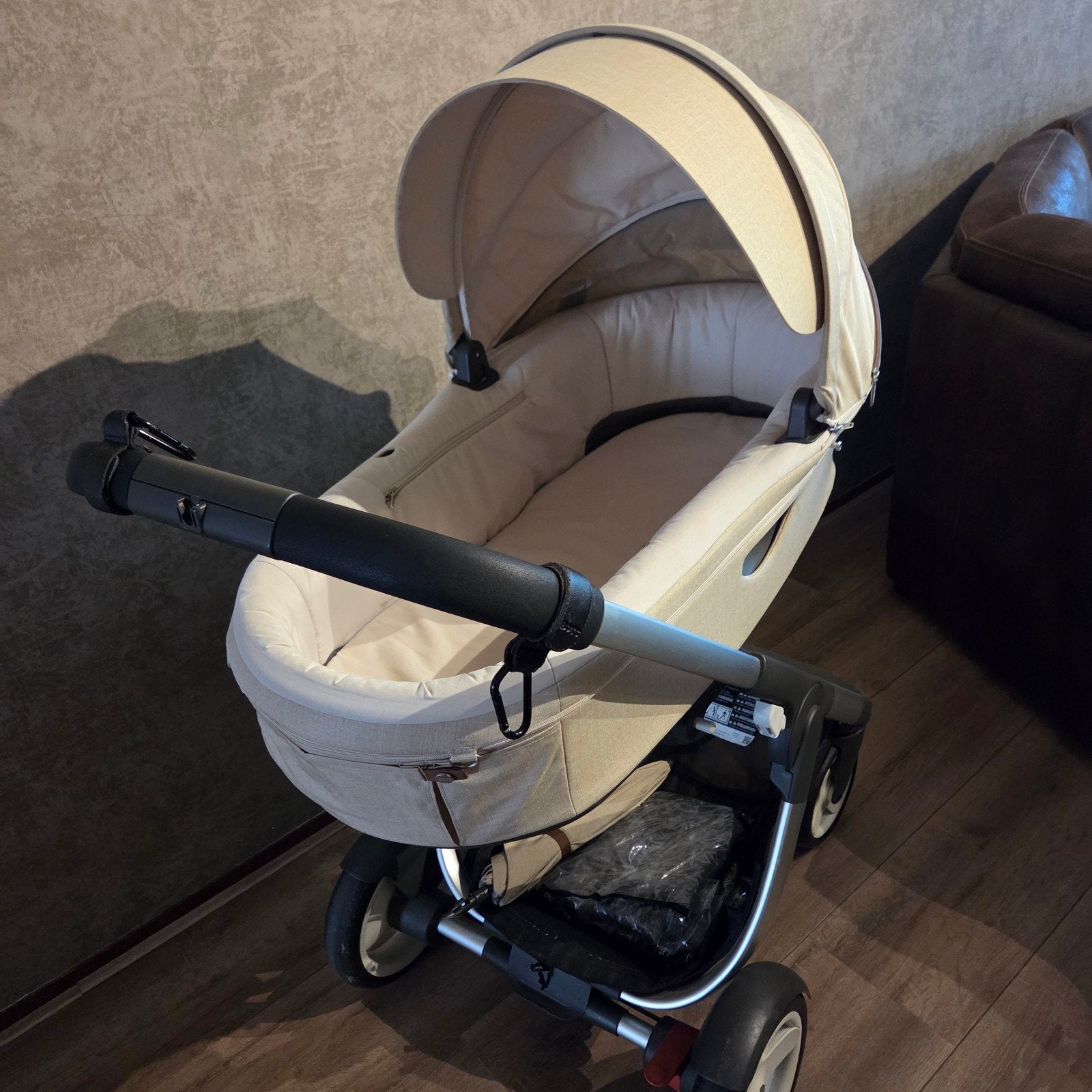 Stokke Xplory V6 Combiwagen  Beige met Reiswieg en Voetenzak, Zo goed als nieuw, Combiwagen, Met reiswieg, Ophalen