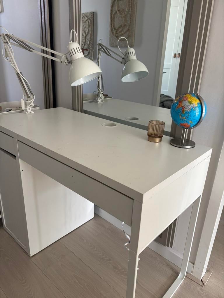 Nageltafel met lades en lamp - Ideaal voor nagelstyliste, Overige typen, Gebruikt, Met lades, Spaanplaat of MDF