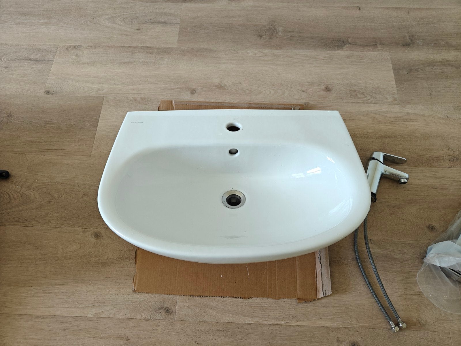 Villeroy & Boch wastafel met Grohe kraan en spiegel, Ophalen, Nieuw, Chroom, Wastafel